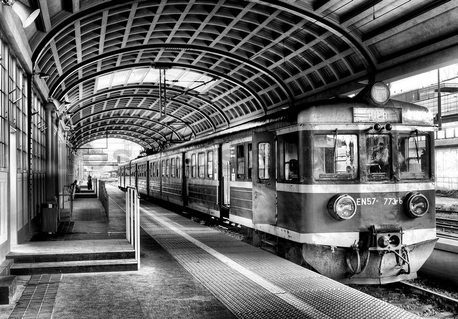 Fototapeta vliesová: Staré metro (černobílé) - 254x368 cm