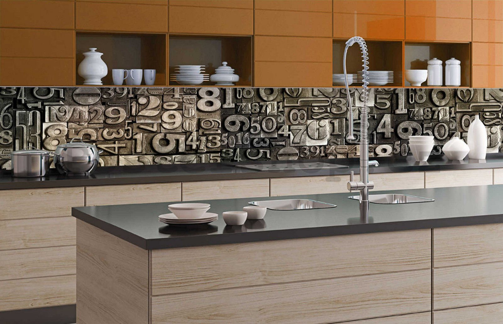 Samolepící omyvatelná tapeta za kuchyňskou linku - Kovové písmena a číslice, 350x60 cm